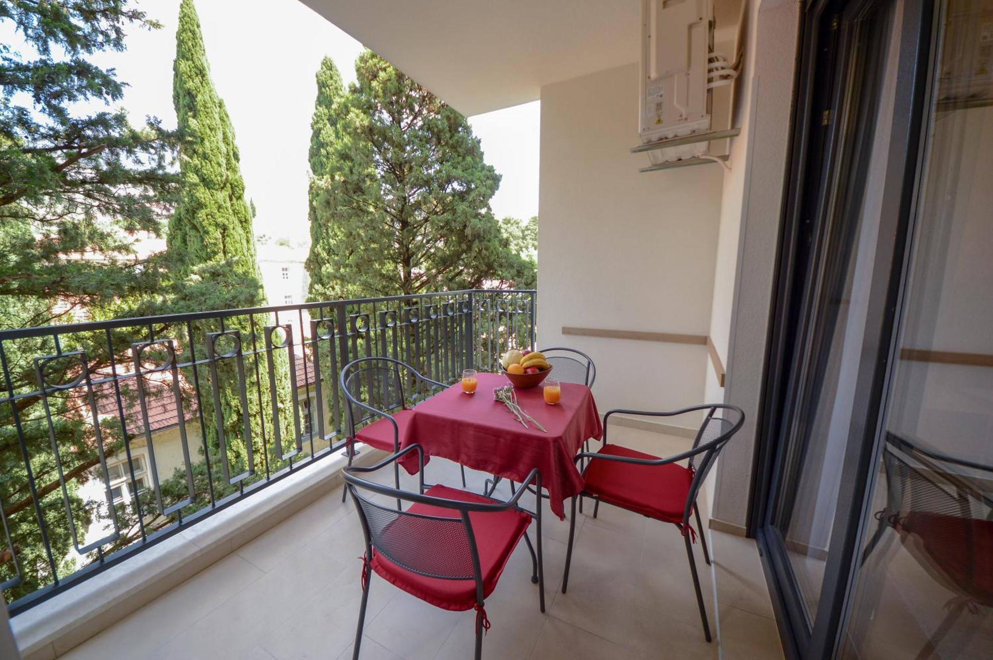 Pine 1 Apartment In The Center Τρέμπινιε Εξωτερικό φωτογραφία